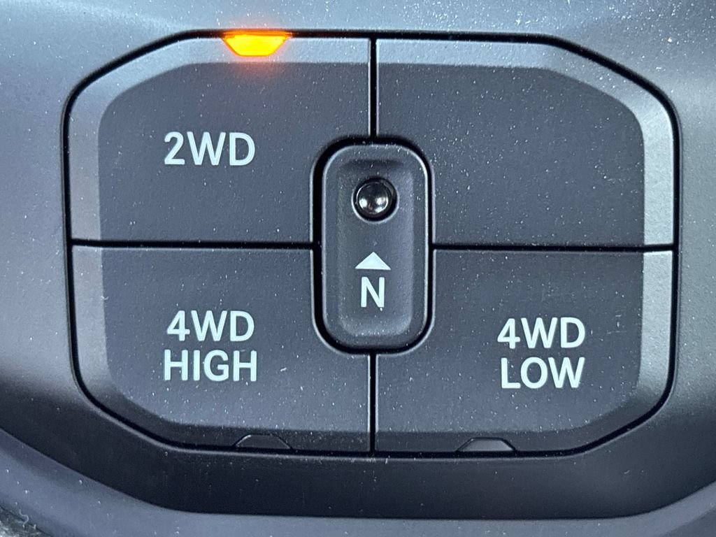 New 2025 RAM 3500 Laramie AWD/4WD image 19
