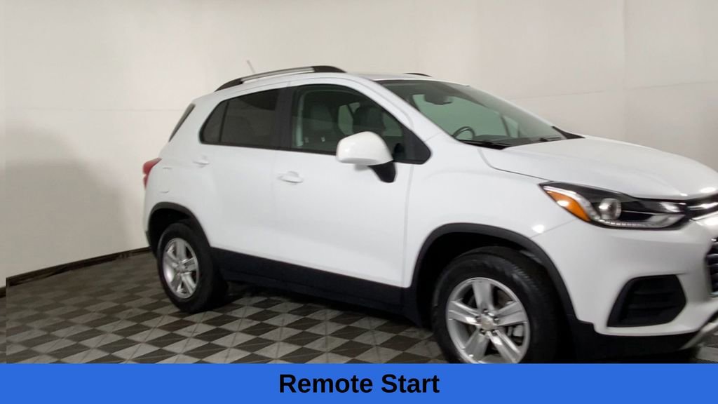 Used 2022 Chevrolet Trax LT w/ LT Convenience Package image 5