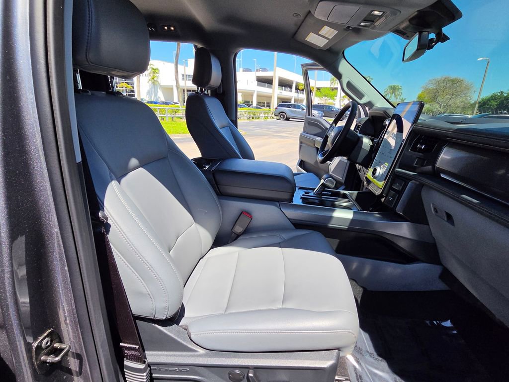 Used 2025 Ford F150 Lightning Flash AWD/4WD image 19
