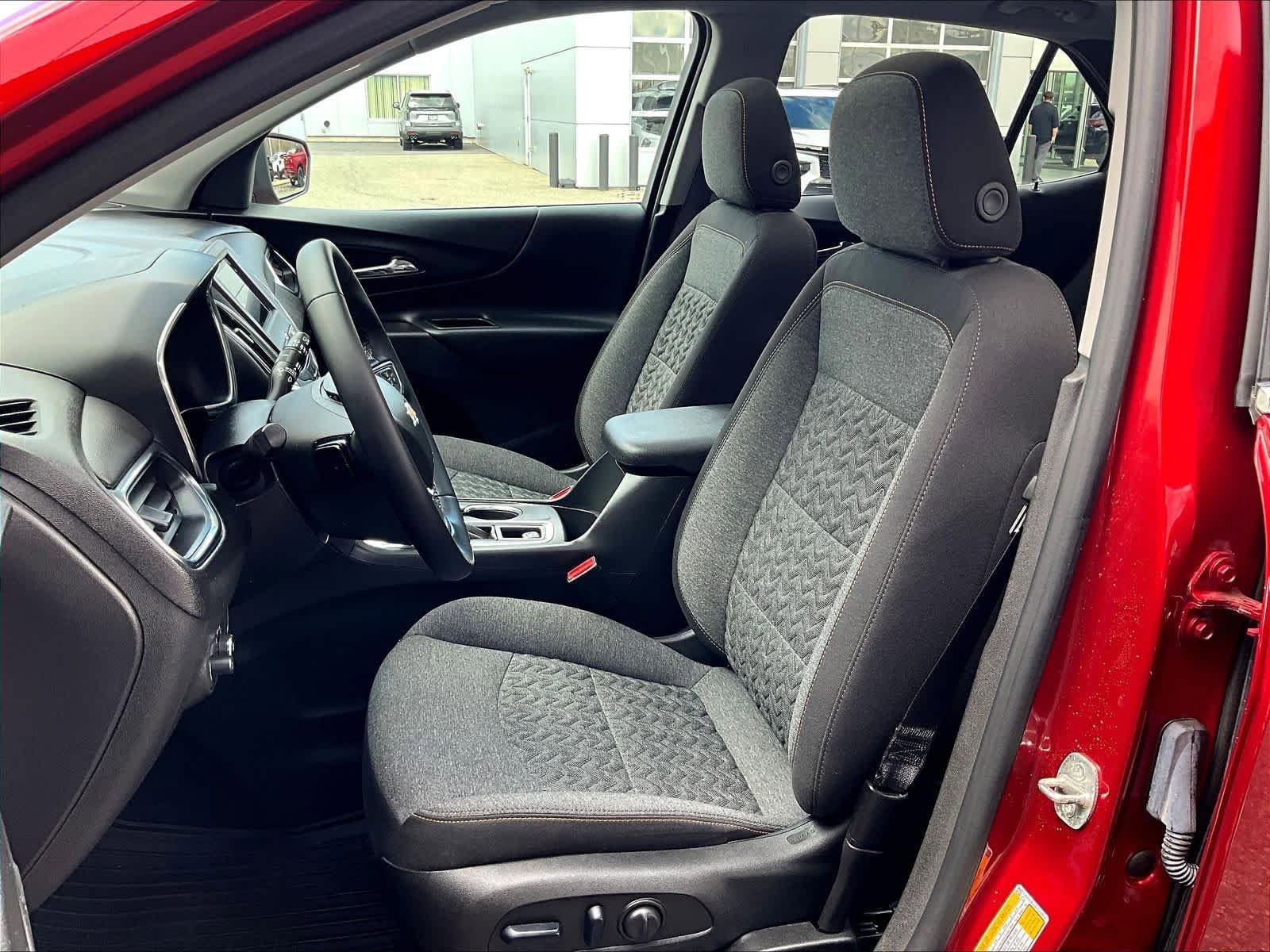 Used 2024 Chevrolet Equinox LT AWD/4WD image 10