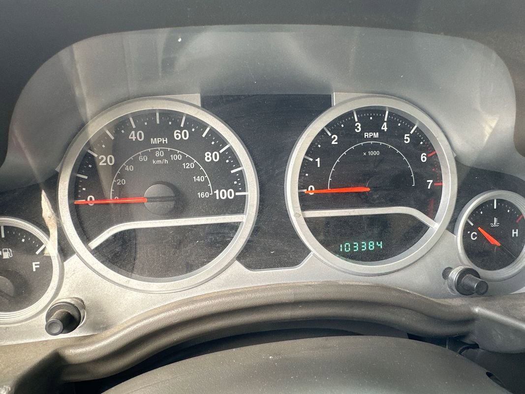 Used 2010 Jeep Wrangler Unlimited Sahara image 17