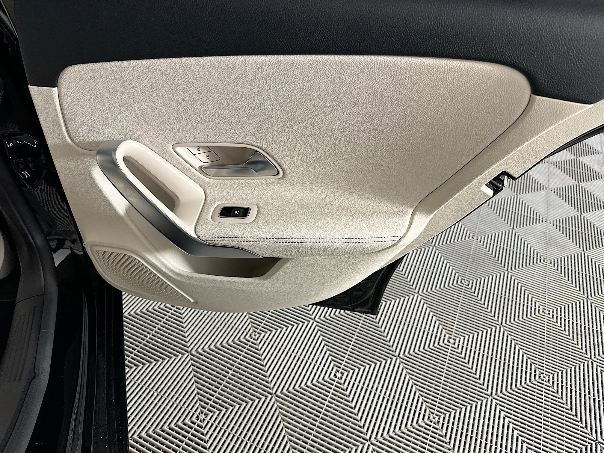 Used 2022 Mercedes-Benz A 220 4MATIC image 30