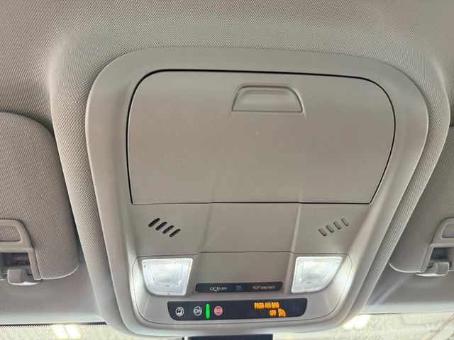Used 2024 GMC Terrain SLE AWD/4WD image 29