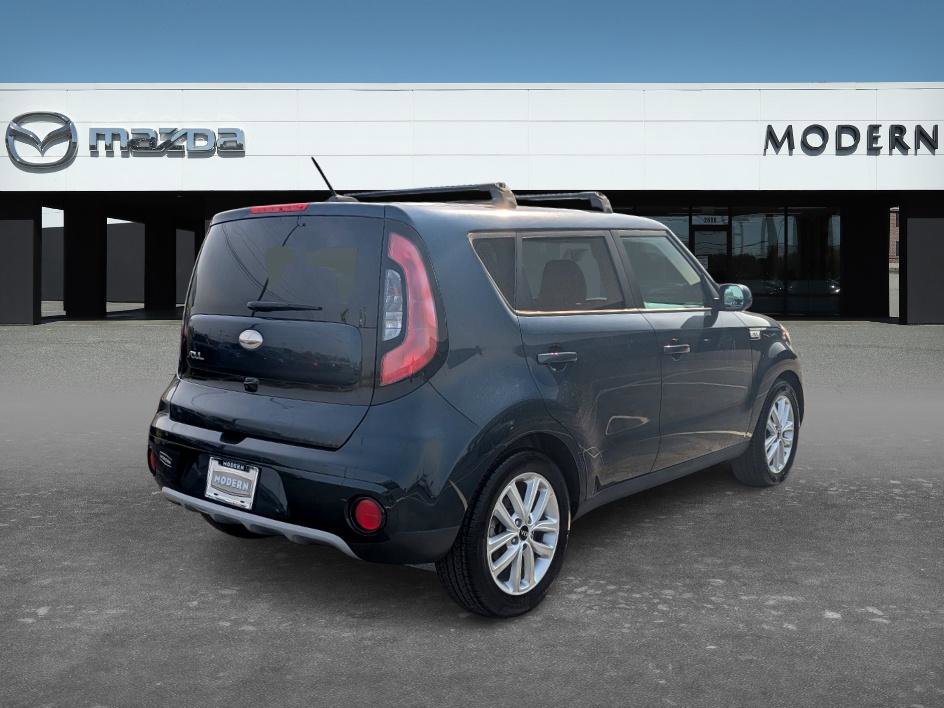 Used 2019 Kia Soul + image 5
