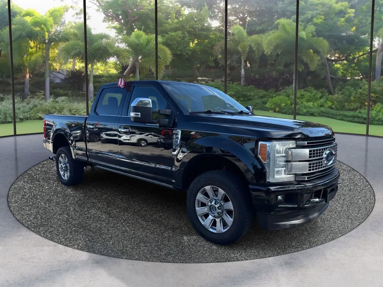 Used 2017 Ford F250 Platinum w/ Platinum Ultimate Package AWD/4WD image 3
