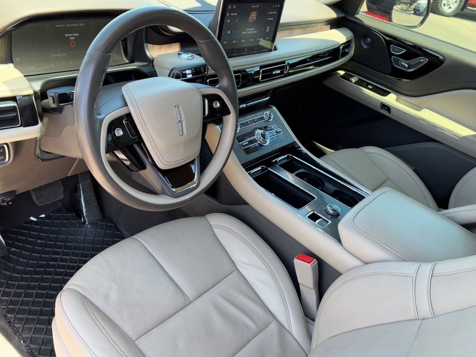 Used 2020 Lincoln Aviator Reserve w/ Equipment Group 201A AWD/4WD image 16