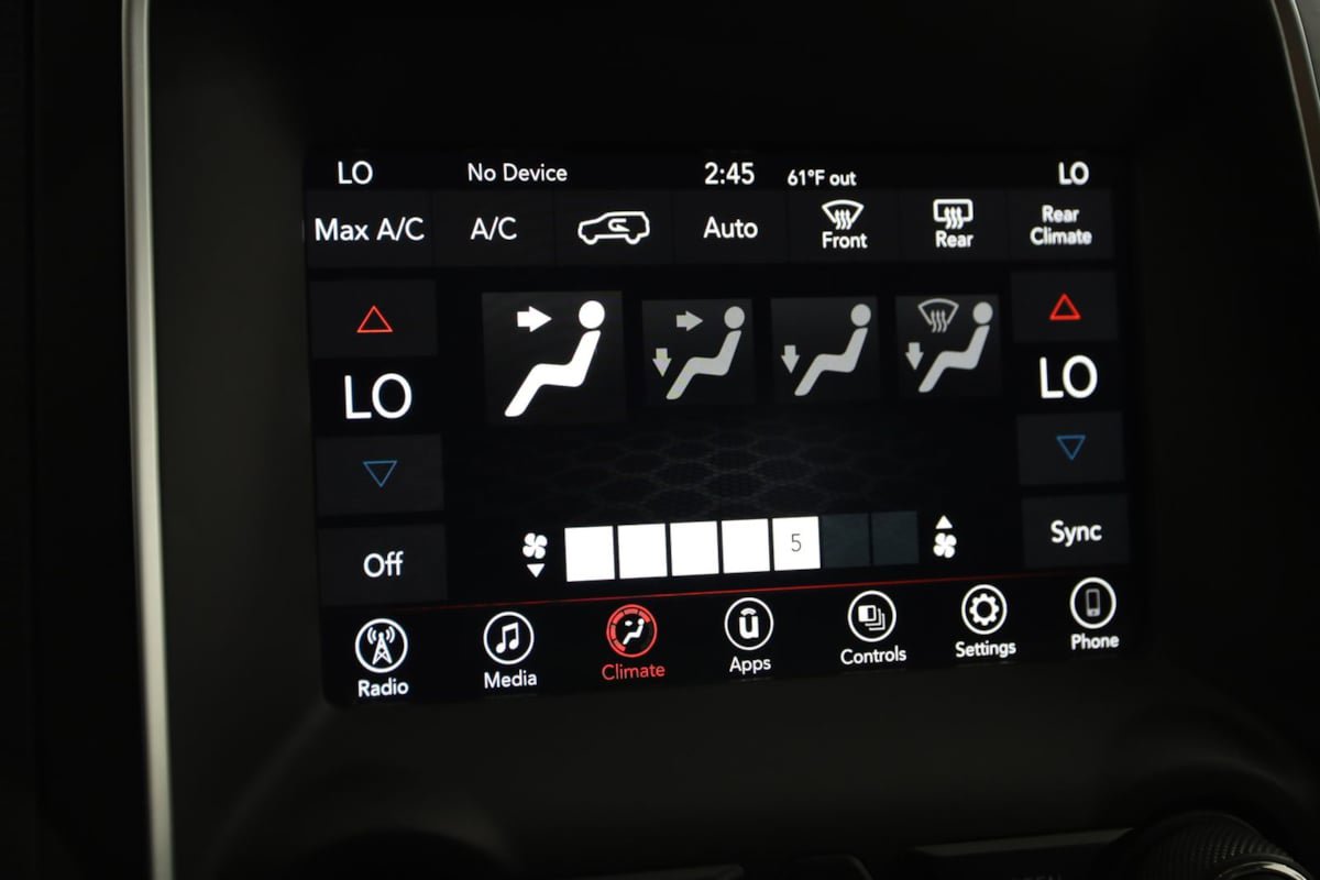 Used 2019 Dodge Durango SXT image 30
