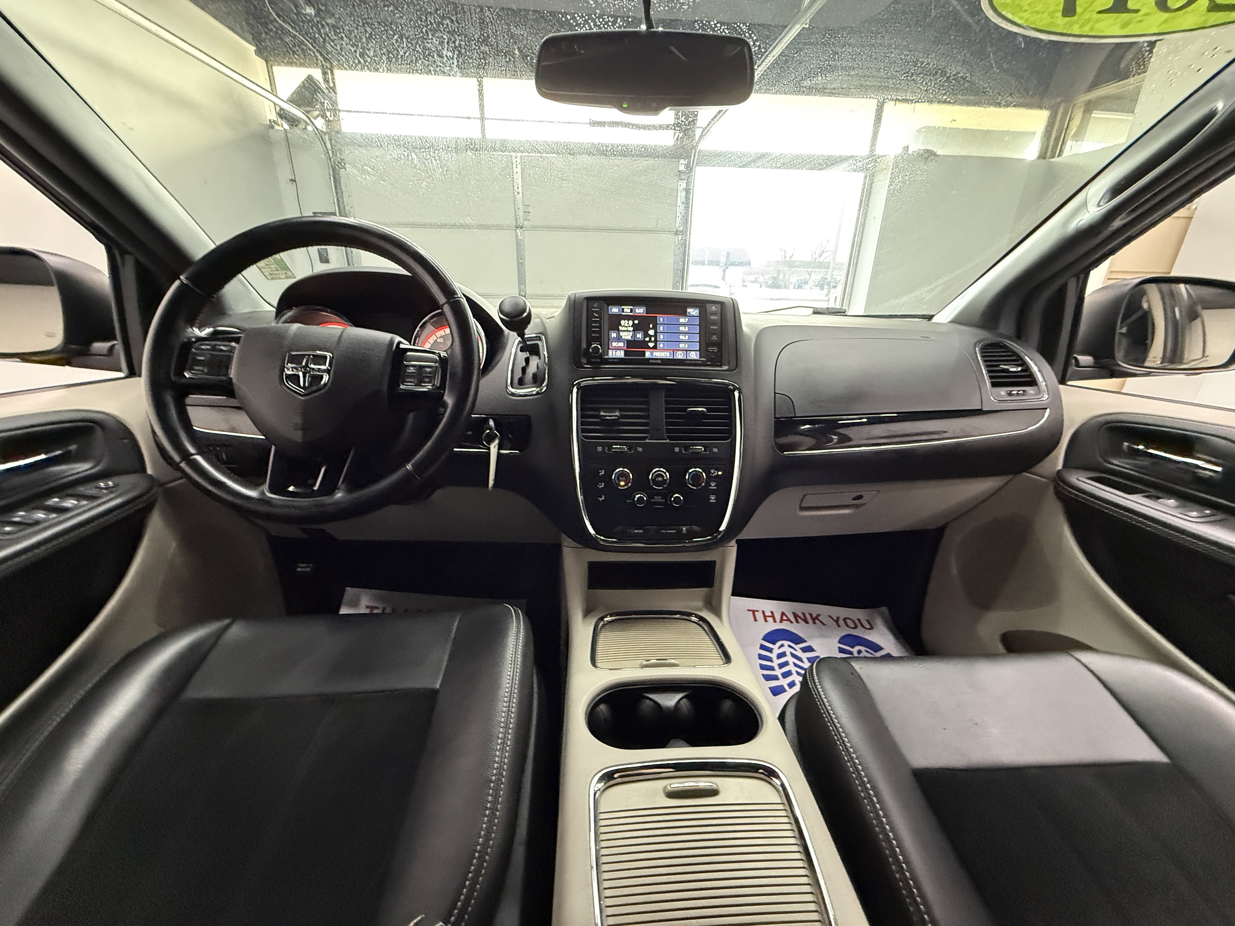 Used 2017 Dodge Grand Caravan SE image 12