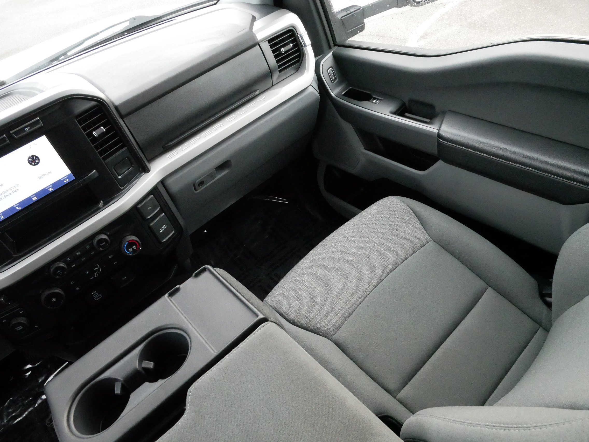 Used 2024 Ford F250 XLT image 11