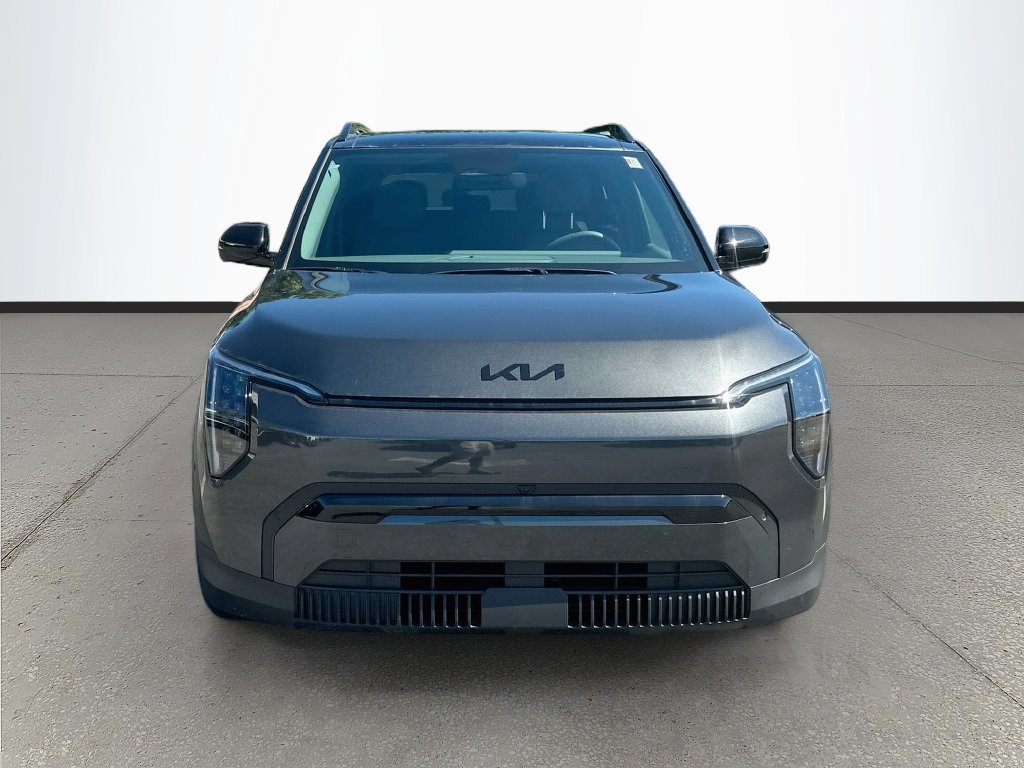 New 2027 Kia EV3 Land FWD image 2
