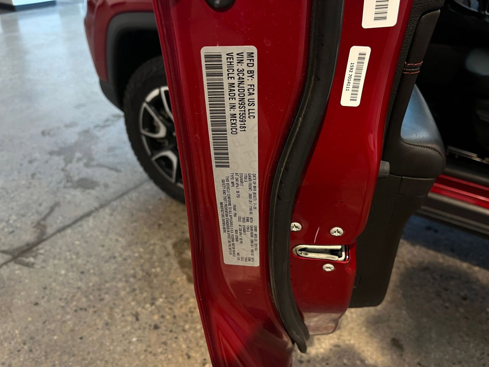 Used 2025 Jeep Compass Trailhawk AWD/4WD image 29