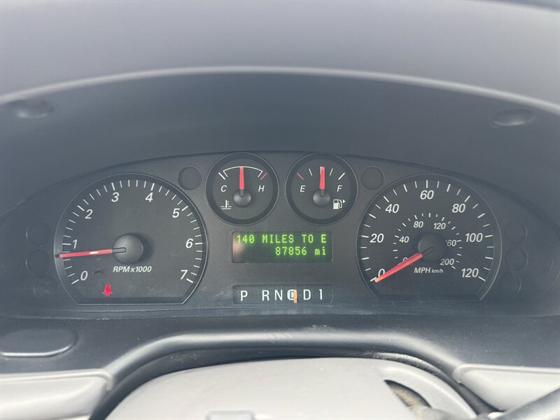 Used 2005 Ford Taurus SE FWD image 18