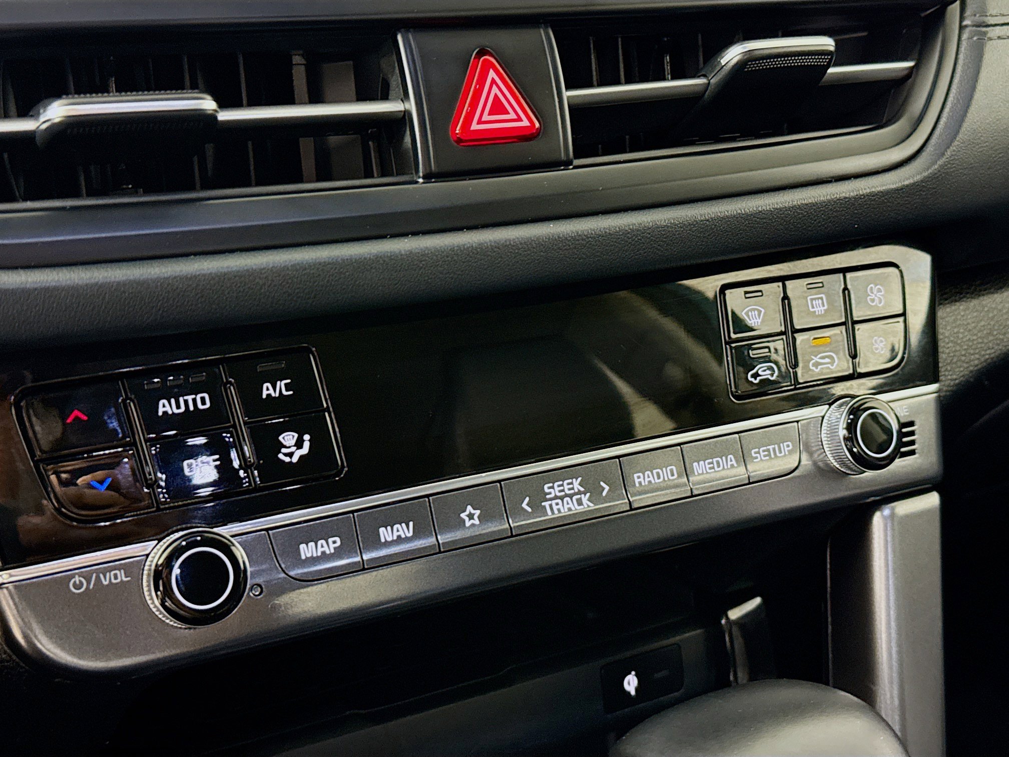 Used 2024 Kia Seltos SX image 19