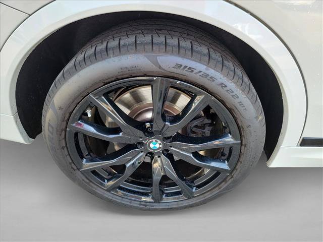 Used 2025 BMW X7 M60i AWD/4WD image 11