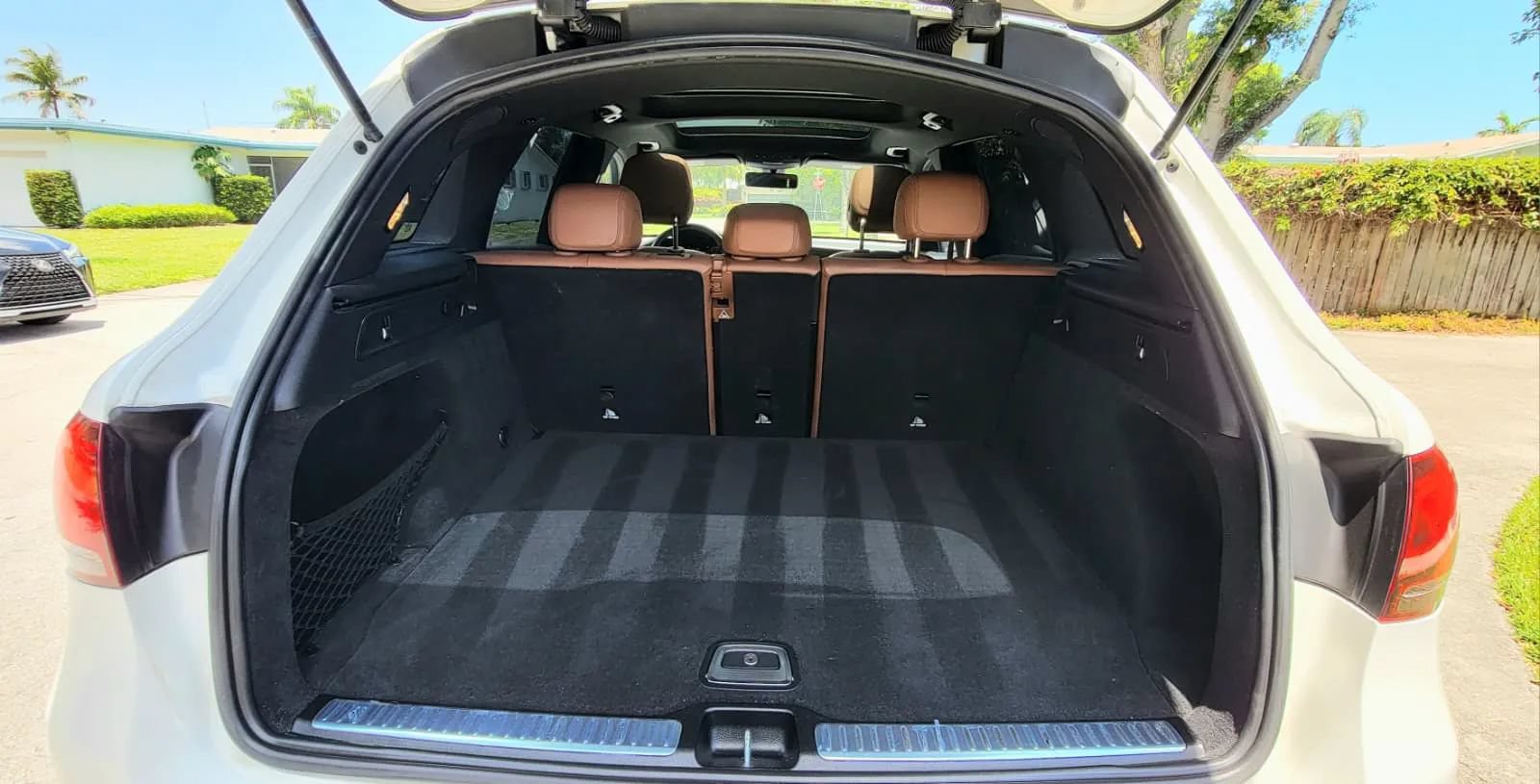 Used 2020 Mercedes-Benz GLC 300 image 9