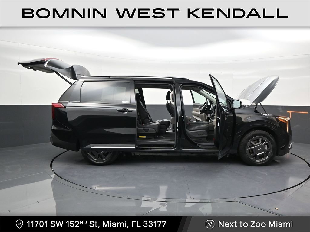 Used 2025 Kia Carnival SX image 30