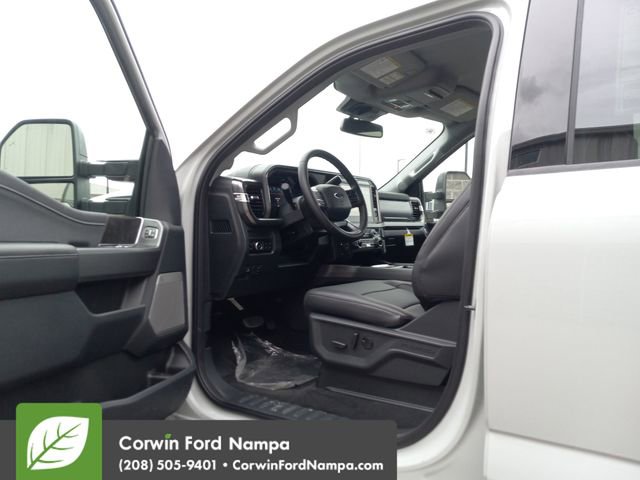 New 2026 Ford F250 Lariat w/ Black Appearance Package image 9