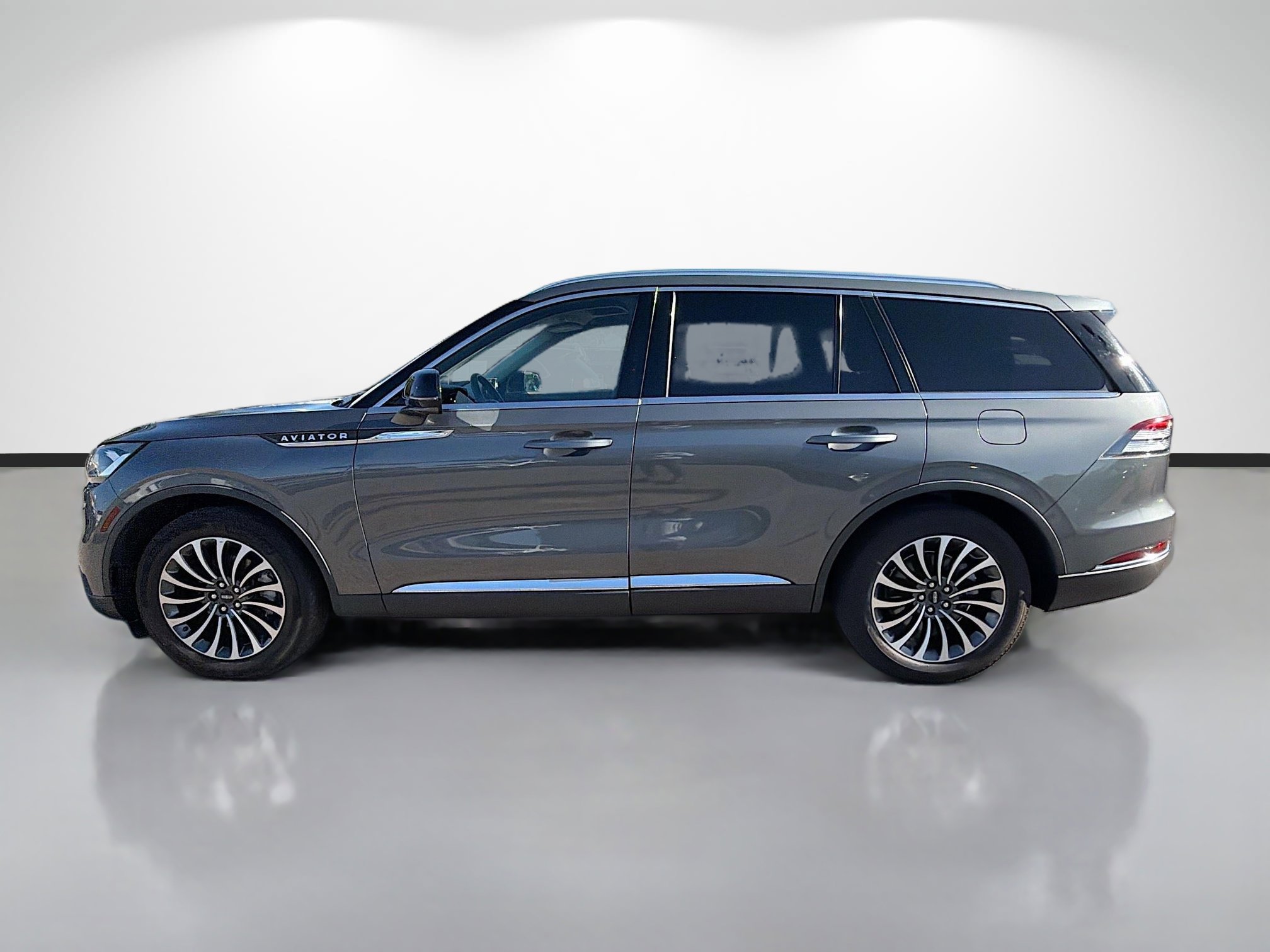 Used 2023 Lincoln Aviator Reserve AWD/4WD image 6