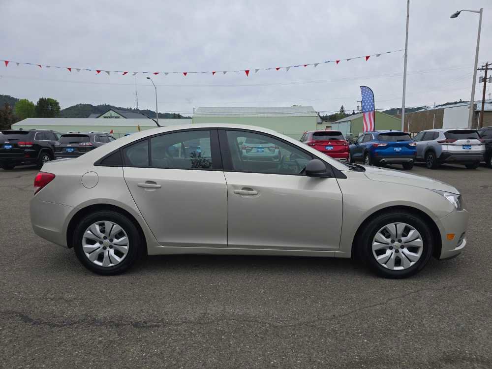 Used 2014 Chevrolet Cruze LS FWD image 6