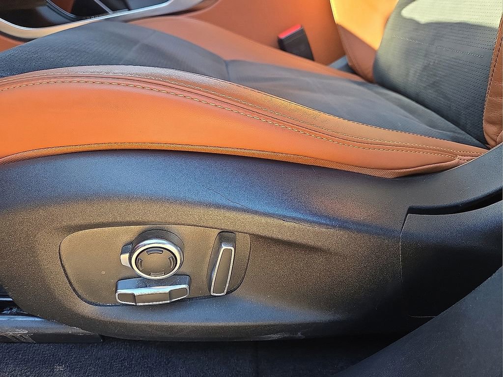 Used 2023 Jaguar F-PACE SVR image 24