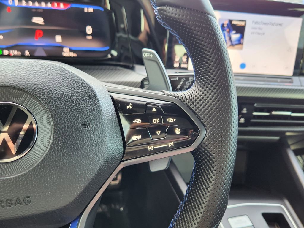 Used 2022 Volkswagen Golf R image 17