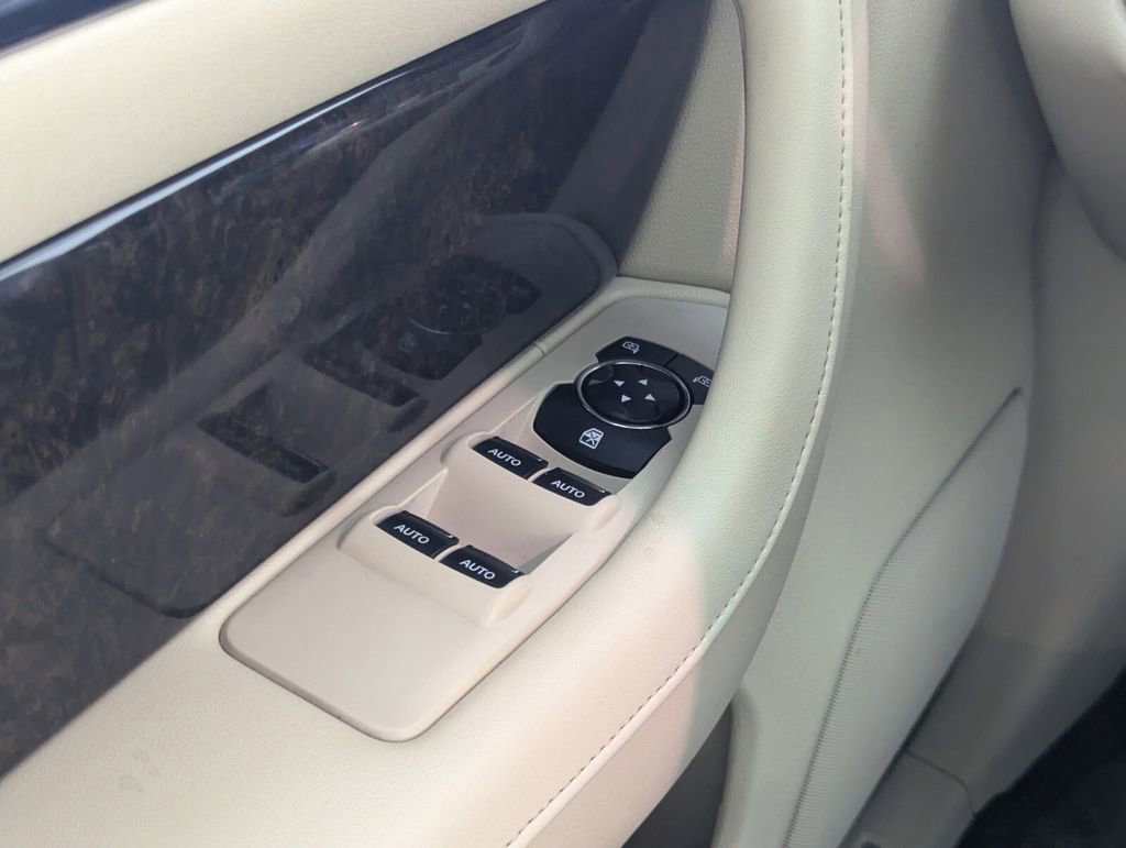 Used 2014 Lincoln MKS w/ Equipment Group 101A FWD image 15
