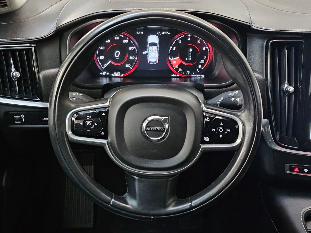 Used 2017 Volvo V90 T6 Cross Country image 19
