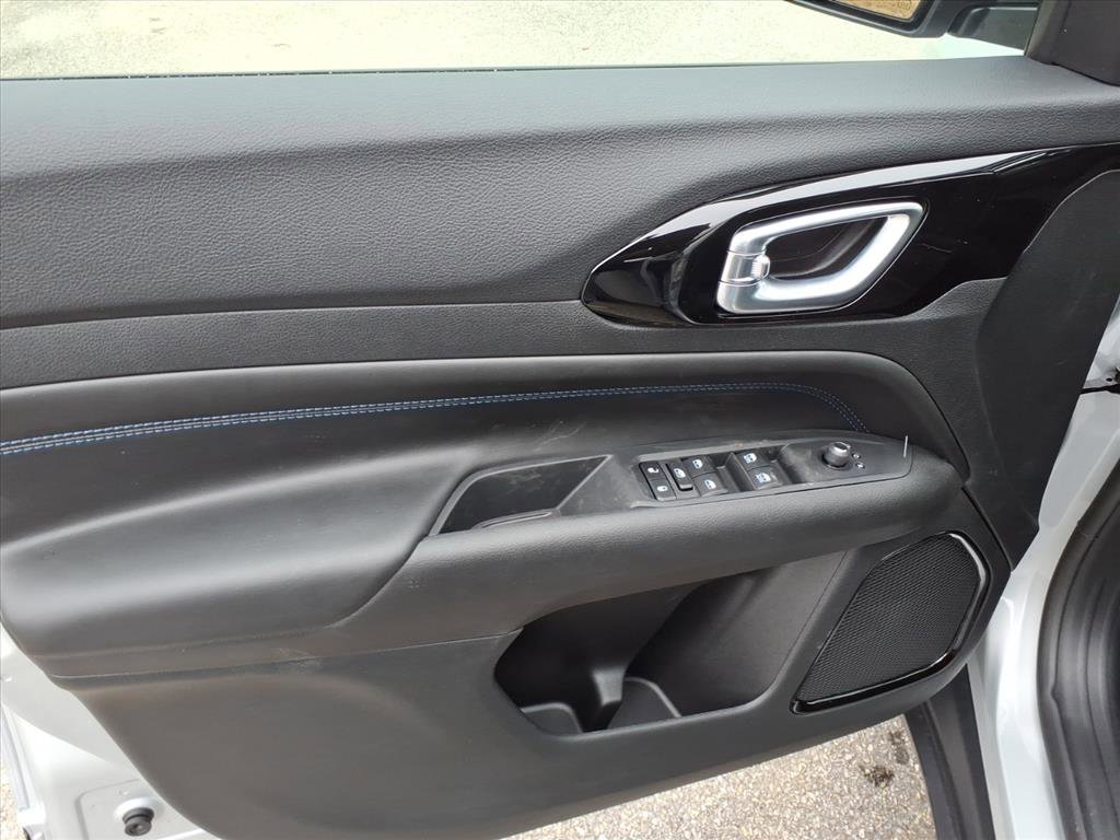 Used 2026 Jeep Compass Latitude image 8