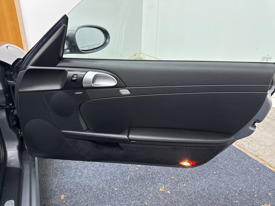 Used 2005 Porsche Boxster S image 12