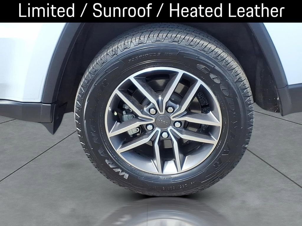 Used 2022 Jeep Grand Cherokee Limited AWD/4WD image 4