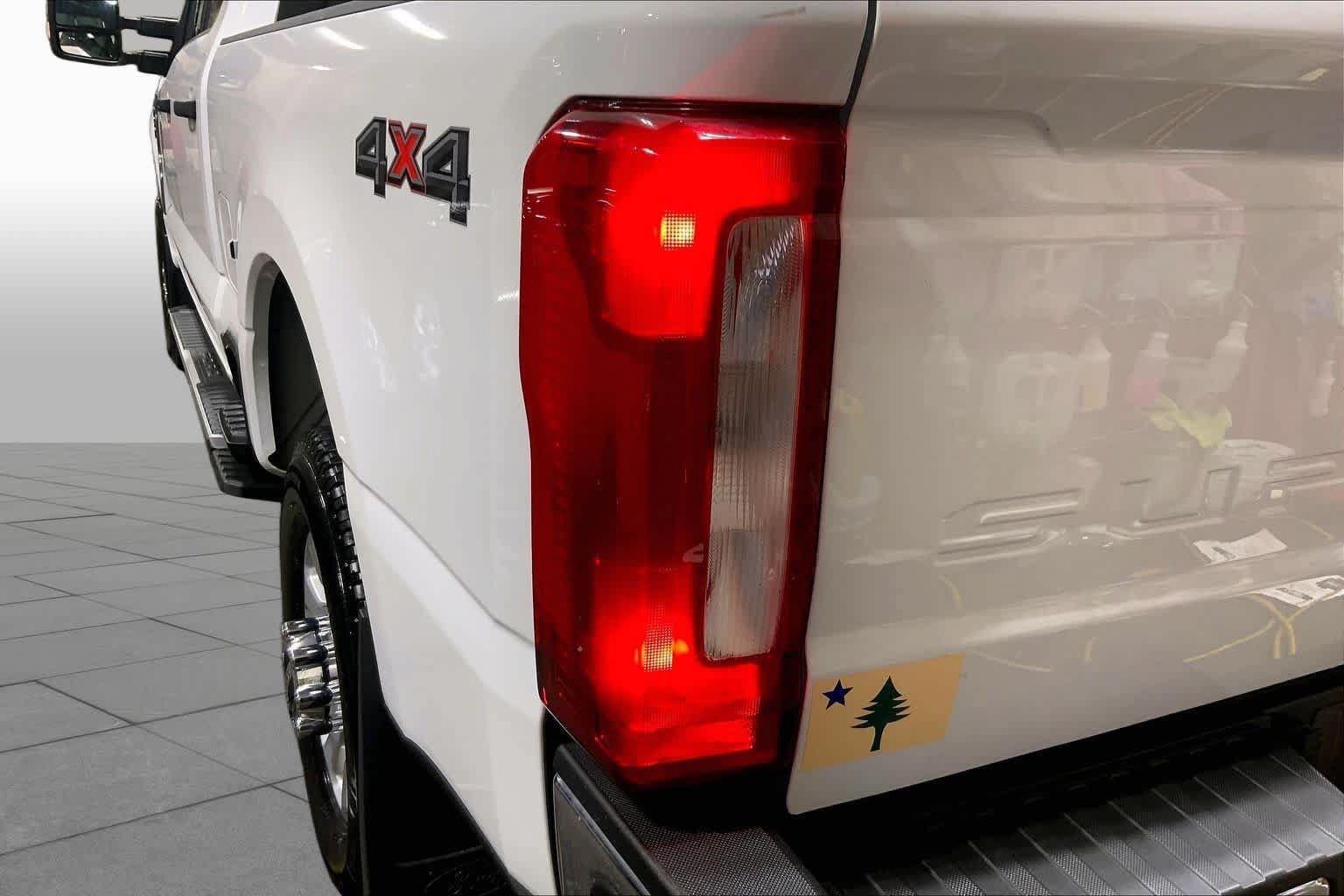 Used 2023 Ford F250 XLT w/ Snow Plow Prep Package AWD/4WD image 29
