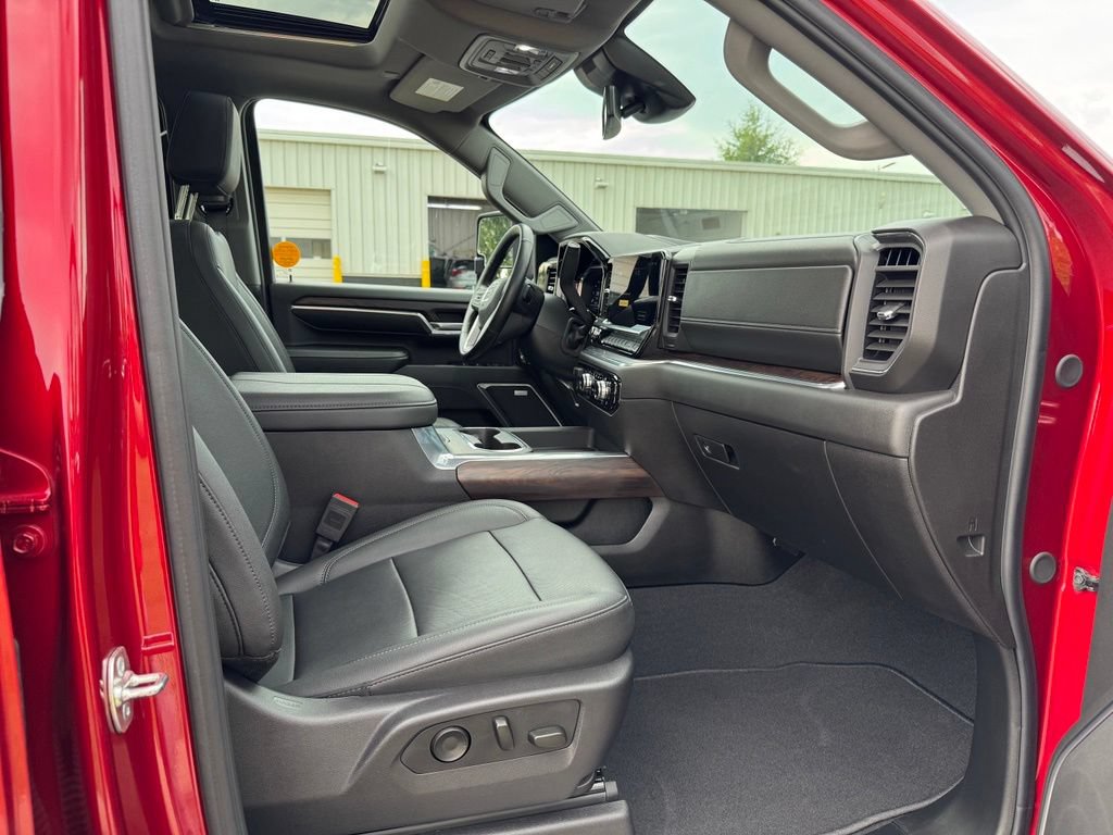 Certified 2025 GMC Sierra 2500 SLT w/ SLT Premium Package AWD/4WD image 31