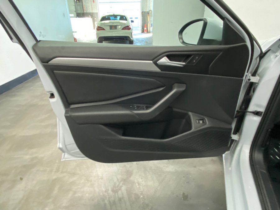 Used 2019 Volkswagen Jetta SE image 41