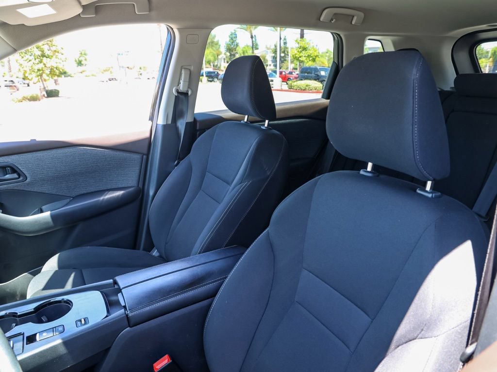 Used 2023 Nissan Rogue S FWD image 15
