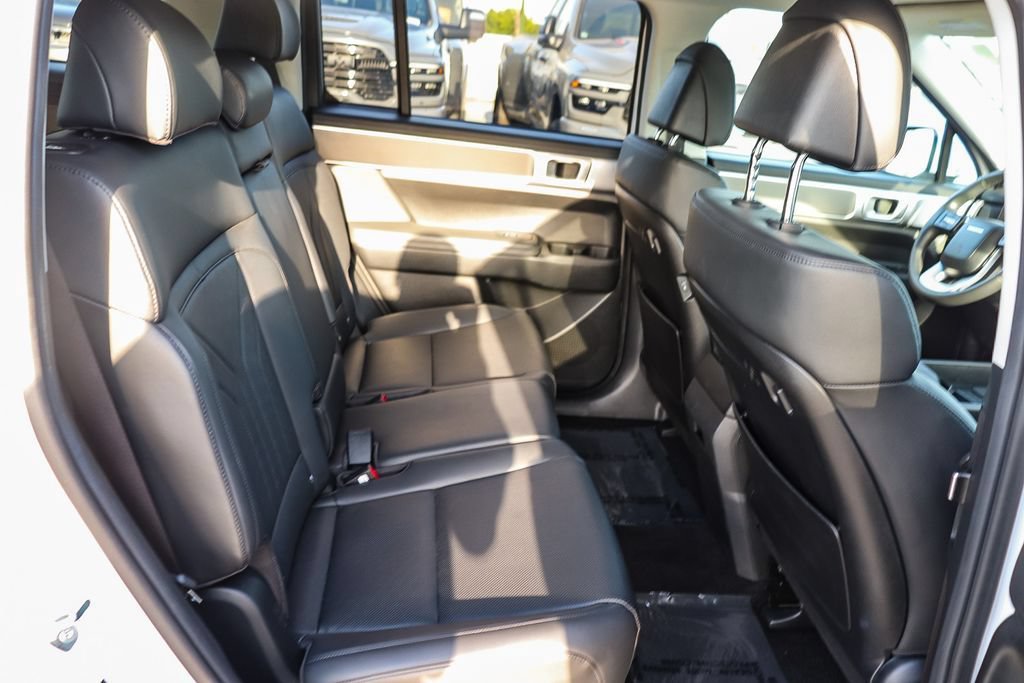 Used 2025 Hyundai Santa Fe SEL AWD/4WD image 17