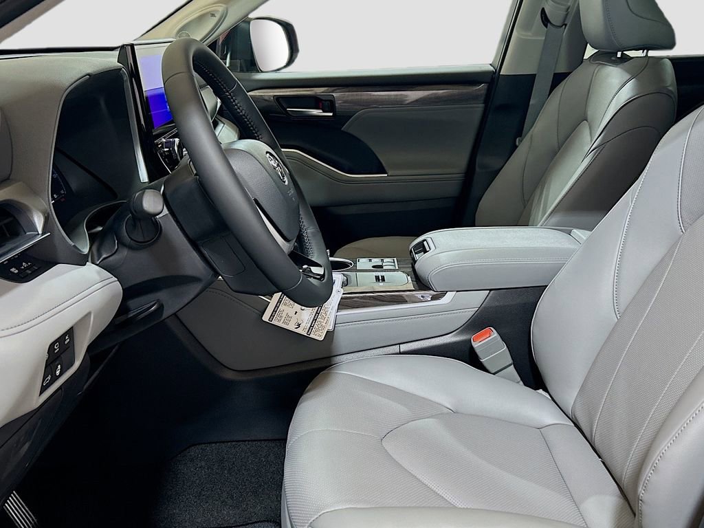 New 2026 Toyota Highlander Limited AWD/4WD image 20