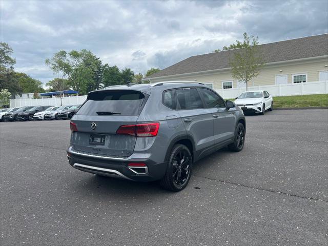 Certified 2022 Volkswagen Taos SE w/ IQ.Drive SE Package AWD/4WD image 5