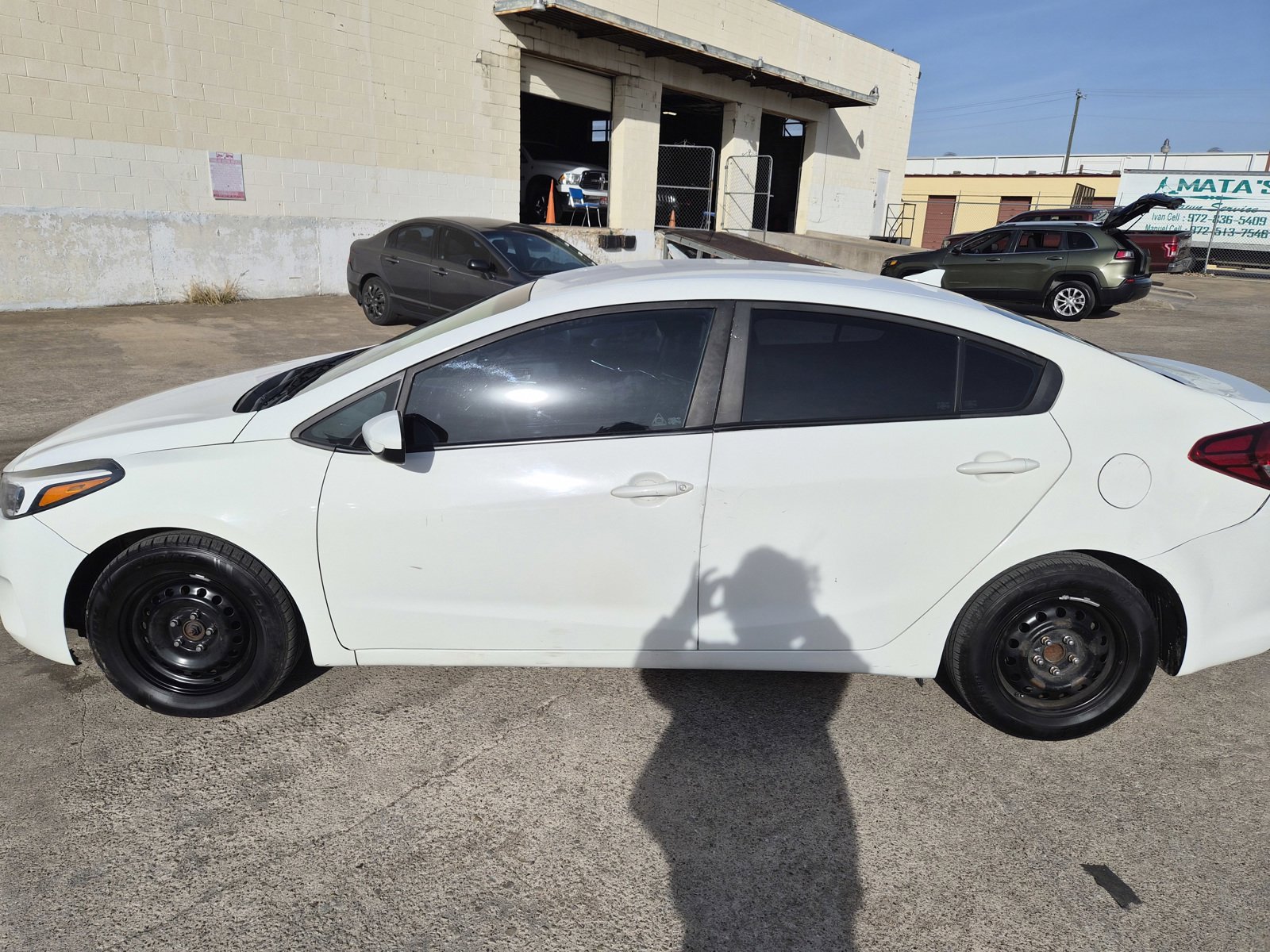 Used 2018 Kia Forte LX image 2