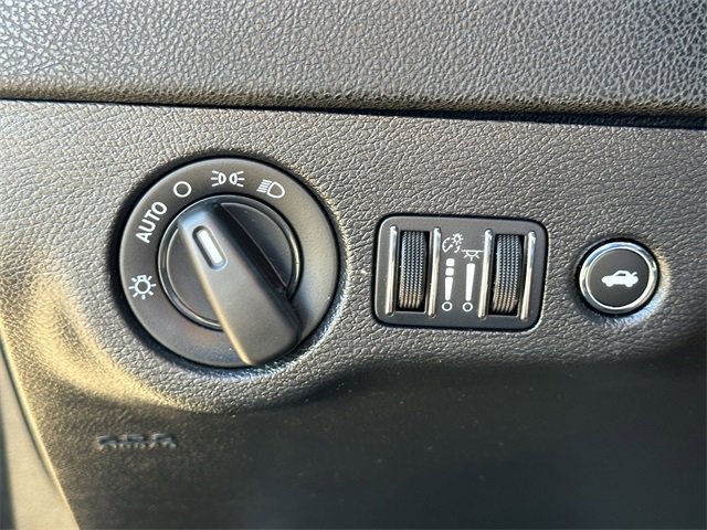 Used 2023 Dodge Charger SXT image 17