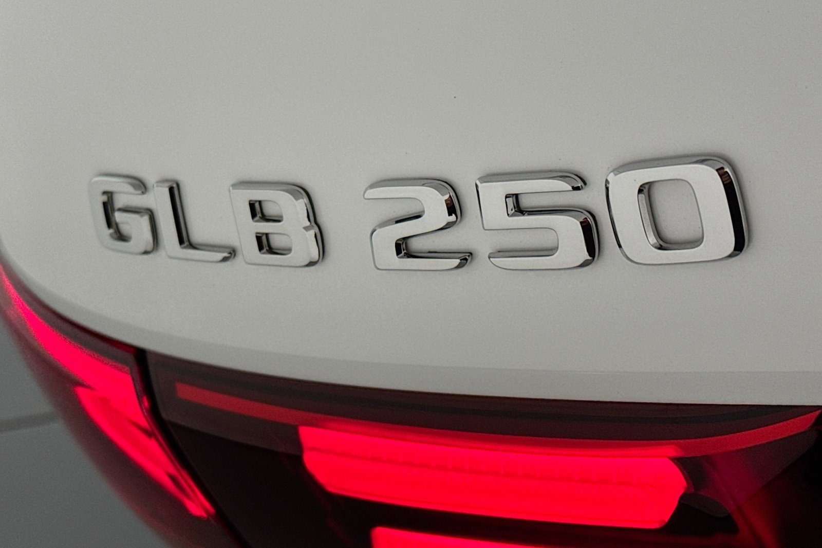 New 2026 Mercedes-Benz GLB 250 image 8