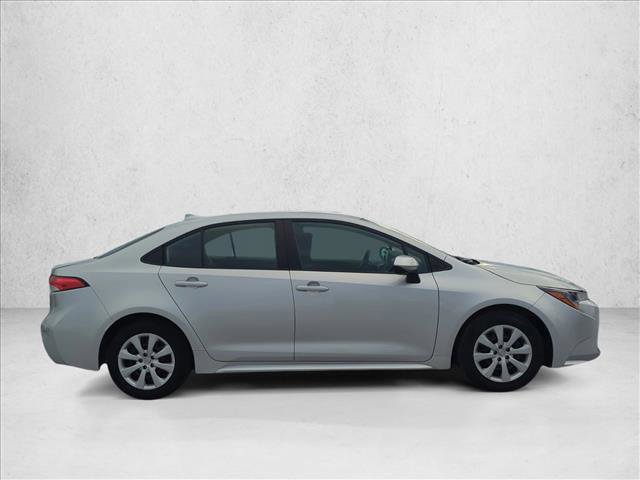 Used 2022 Toyota Corolla LE FWD image 4