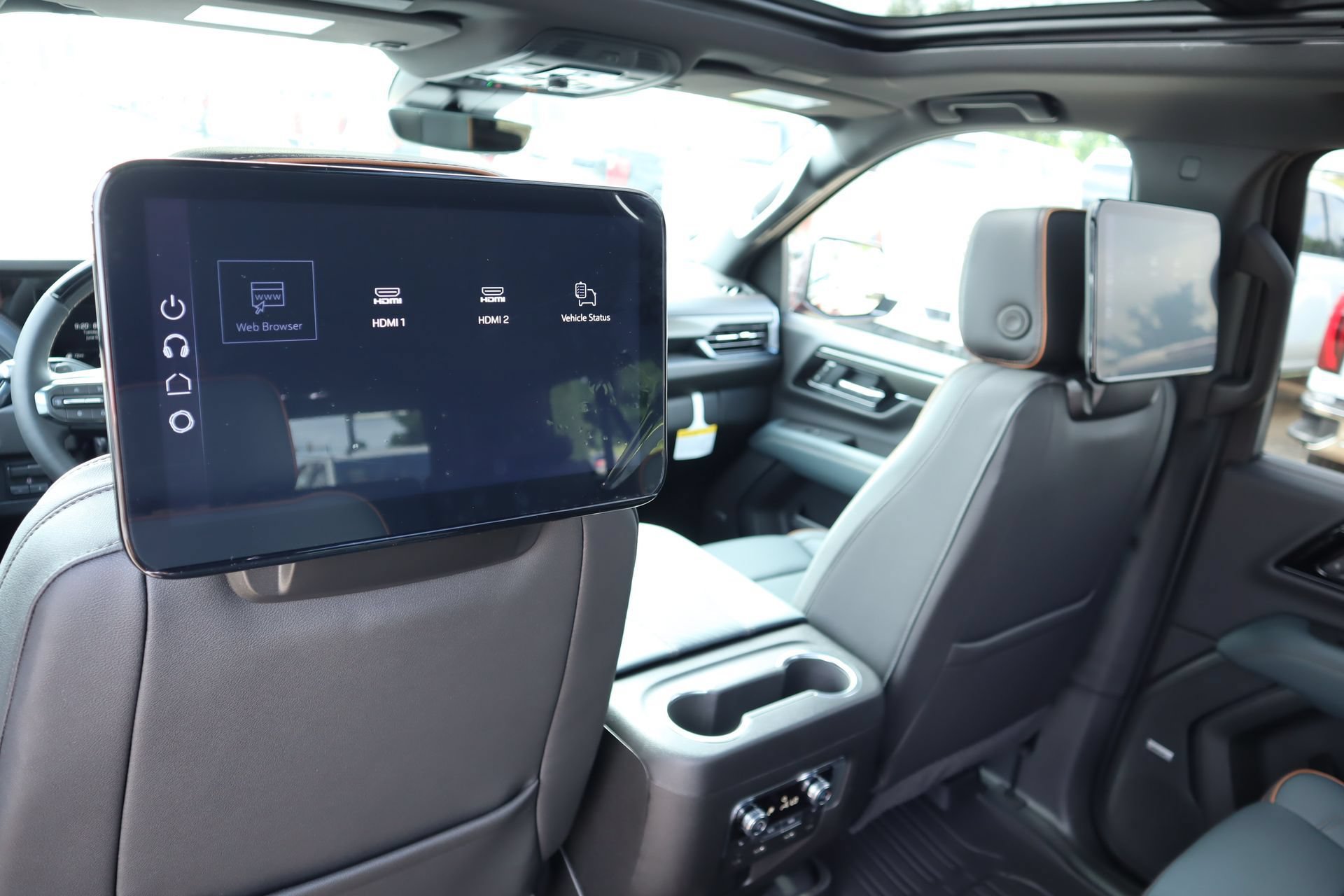 New 2026 GMC Yukon XL AT4 w/ AT4 Premium Plus Package AWD/4WD image 26