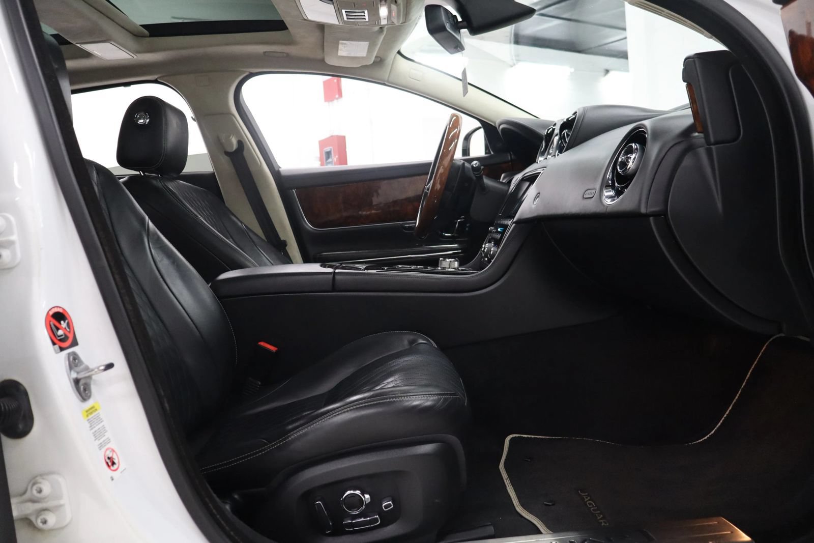 Used 2016 Jaguar XJ L Portfolio AWD/4WD image 24