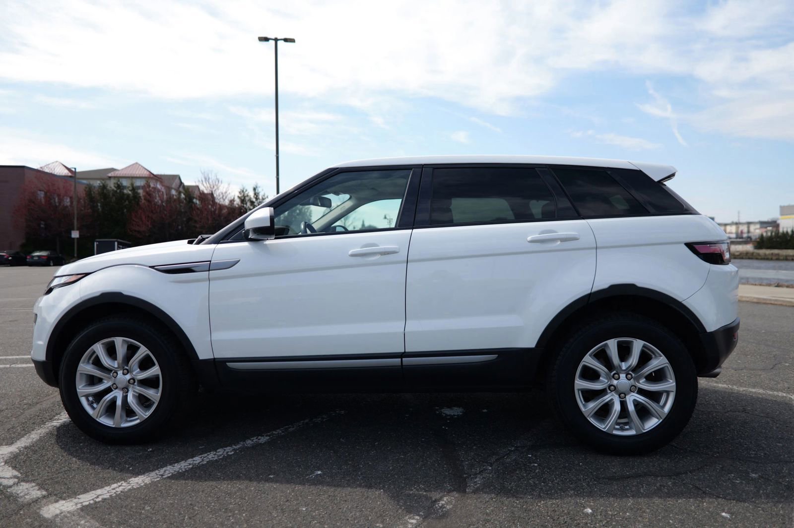 Used 2018 Land Rover Range Rover Evoque image 5