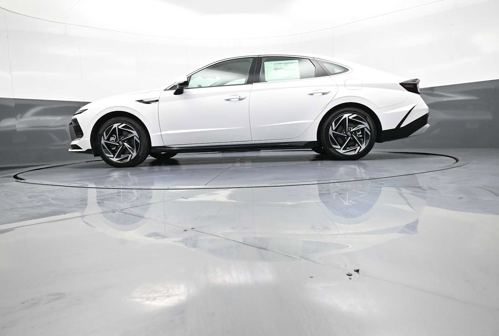 New 2026 Hyundai Sonata SEL FWD image 32