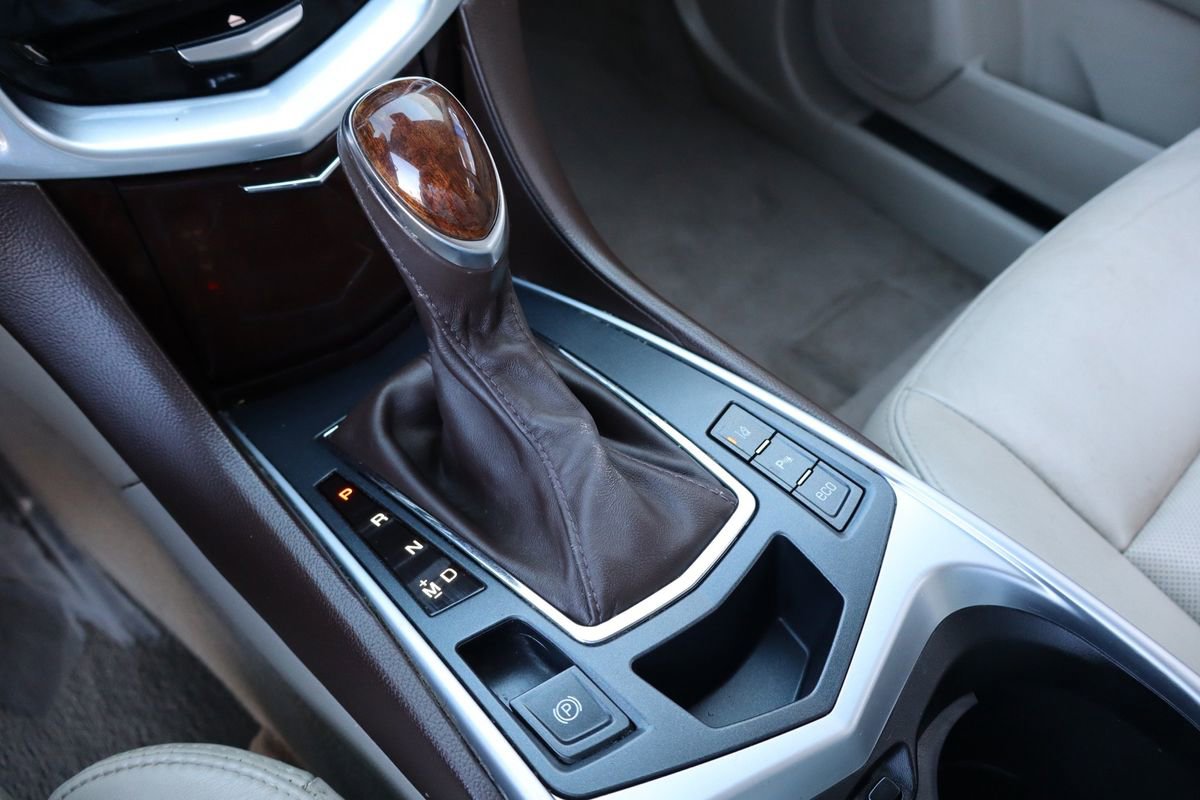 Used 2015 Cadillac SRX Luxury w/ Driver Awareness Package image 19