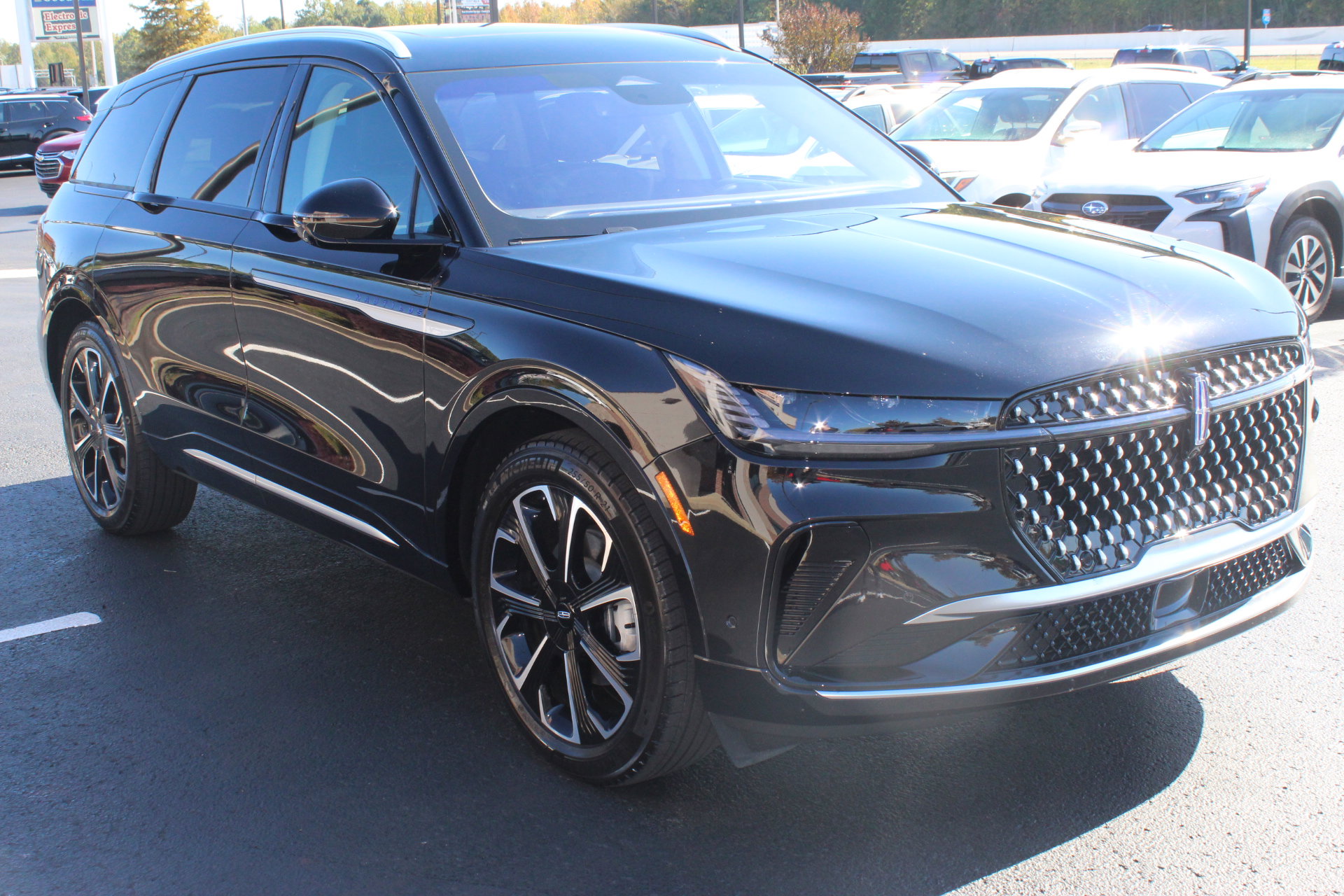 Used 2024 Lincoln Nautilus Reserve w/ Equipment Group 203A image 4