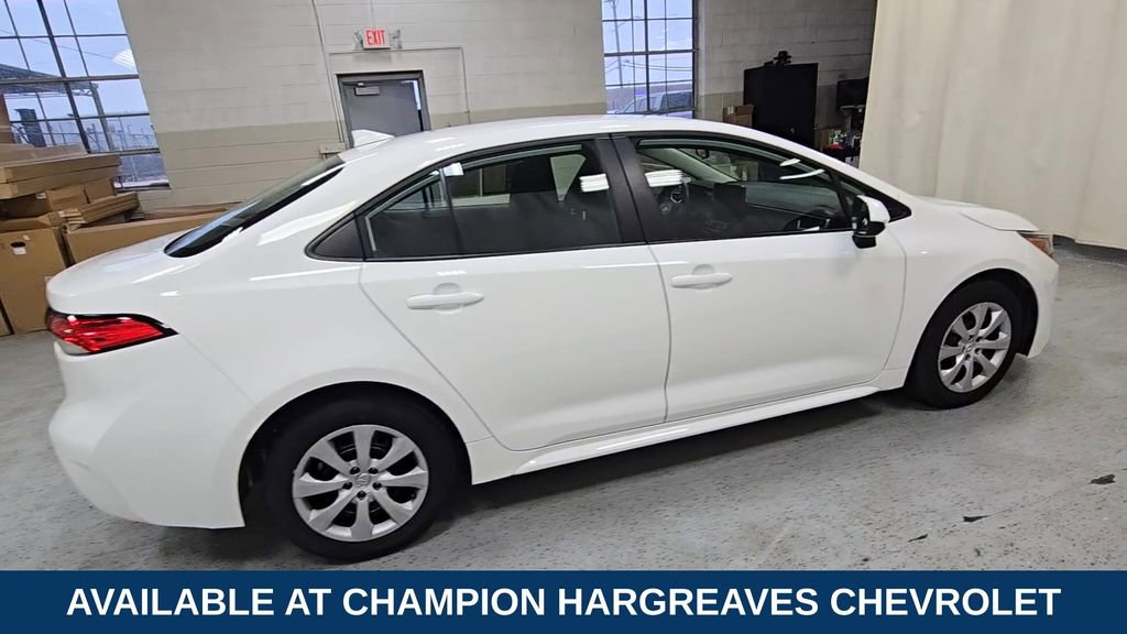 Used 2025 Toyota Corolla LE image 11