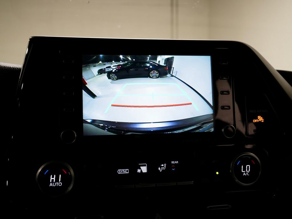 Used 2021 Toyota Highlander LE image 5