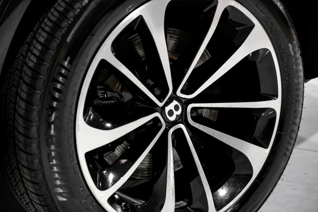 Used 2019 Bentley Bentayga image 53